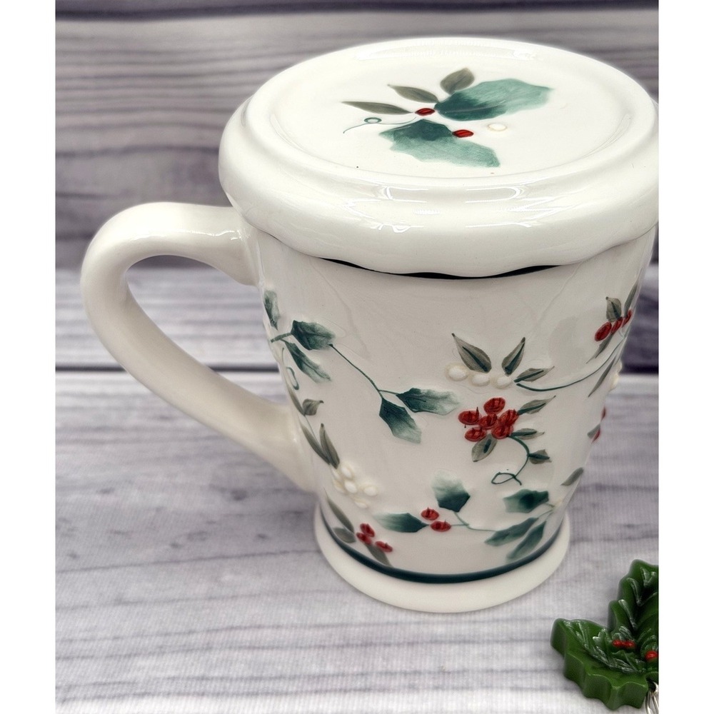 PAIR OF PFALTZGRAFF WINTERBERRY TEA CUPS WITH LIDS / COASTERS AND TEA INFUSERS - Picture 3 of 6